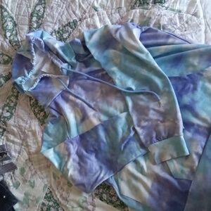 SHEIN TYE-DYE PULLOVER HOODIE